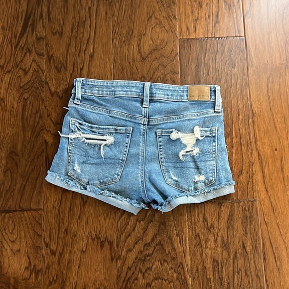 American Eagle Hi-Rise Shortie Size 2 Iced Light Indigo - Picture 2 of 9
